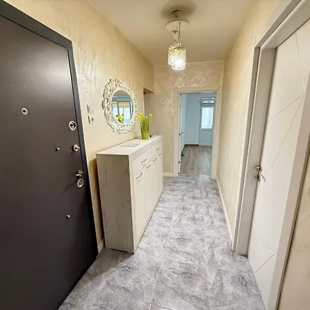 Apartment Catherdral With Parking *